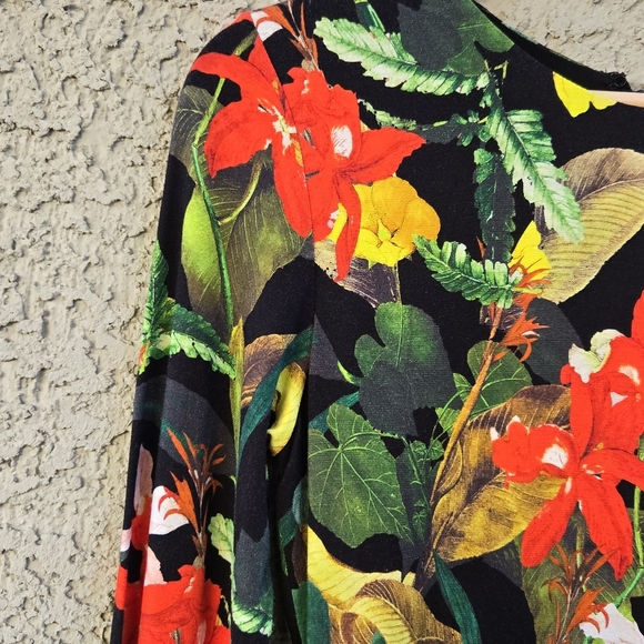 Alice + Olivia Delora Tropical Long Sleeve Dress - Picture 4 of 12